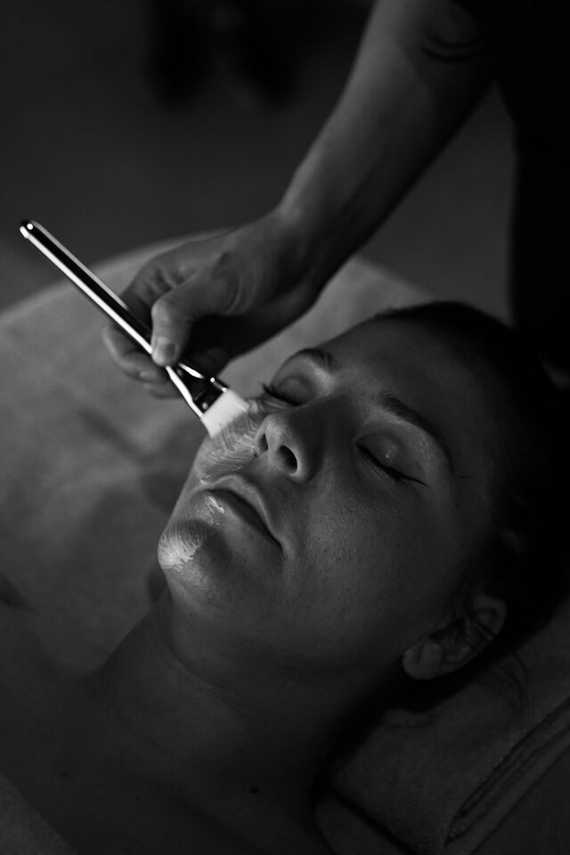 Aanbrengen masker gelaat