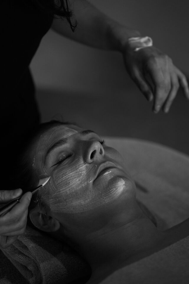 Aanbrengen masker gelaat